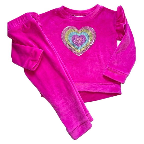Toddler Girls Heart Velour 2-Piece Outfit Set - Pink Size 2T. - Picture 5 of 6